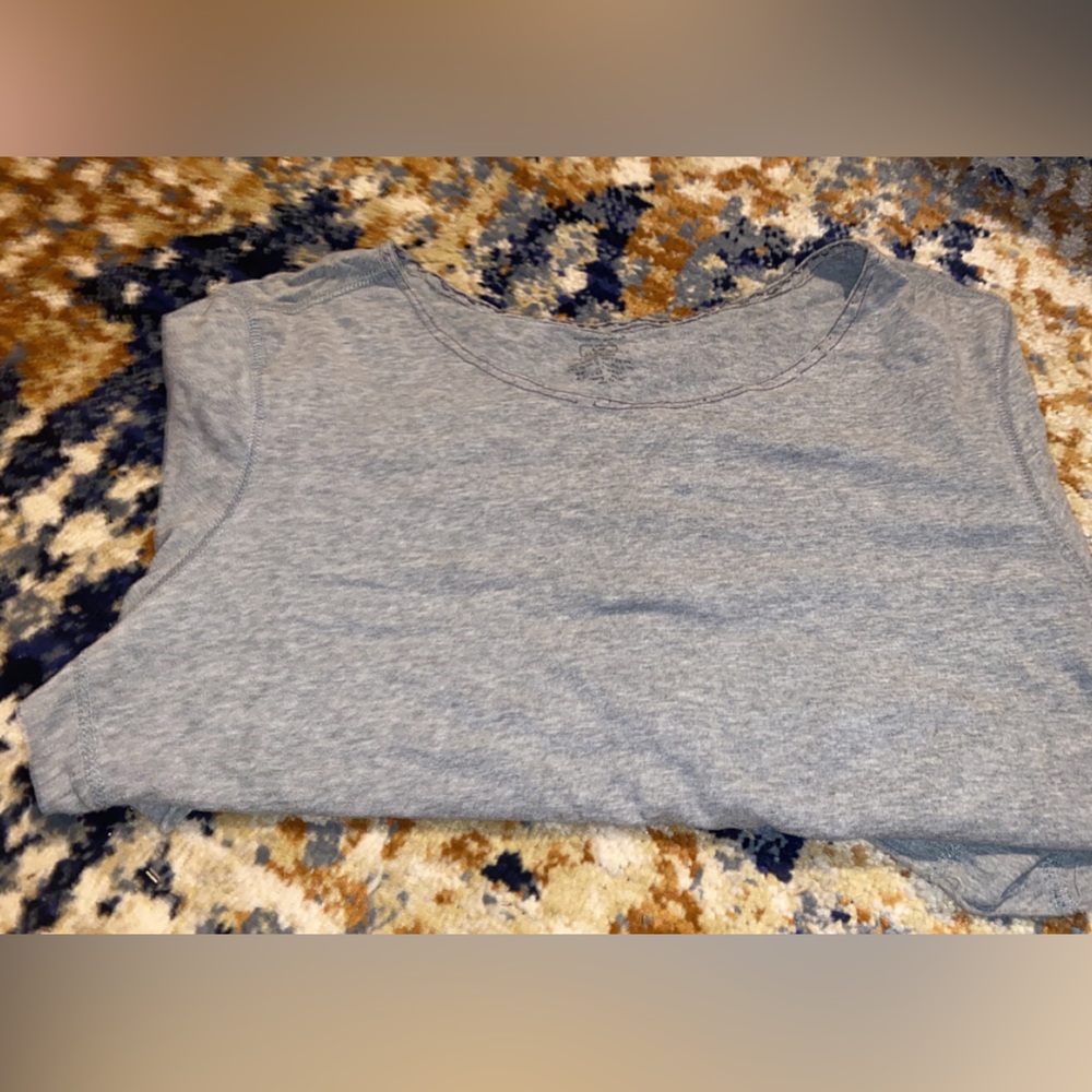 Cropped grey tshirt